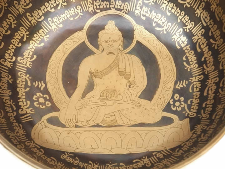 Tibetische Klangschale 1725 Gr. mit Buddha Gravur "Shakyamuni"