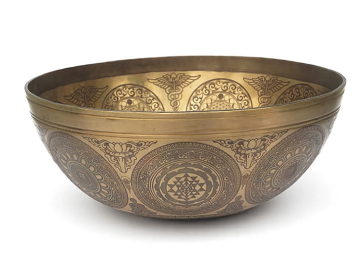 Tibetissche Gravur Klangschale 1420 Gr. Tibetissche Gravur Klangschale 1420 Gr.