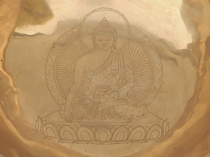 Tibetische Gravur Klangschale 2320 Gr. Thetawelle Buddha "Shakyamuni" Tibetische Gravur Klangschale 2320 Gr. Thetawelle Buddha "Shakyamuni"